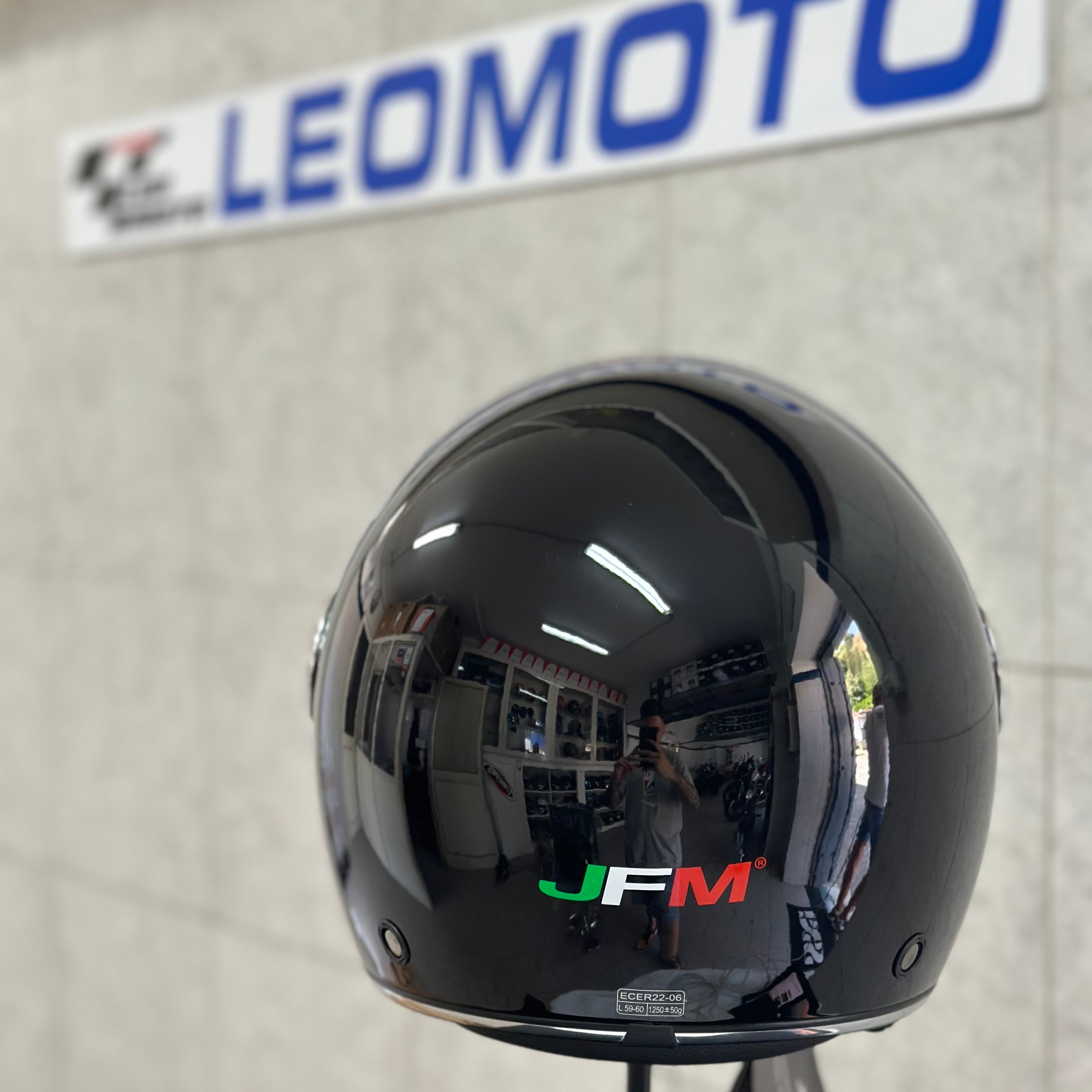 JFM 550 - NERO LUCIDO DOPPIA VISIERA