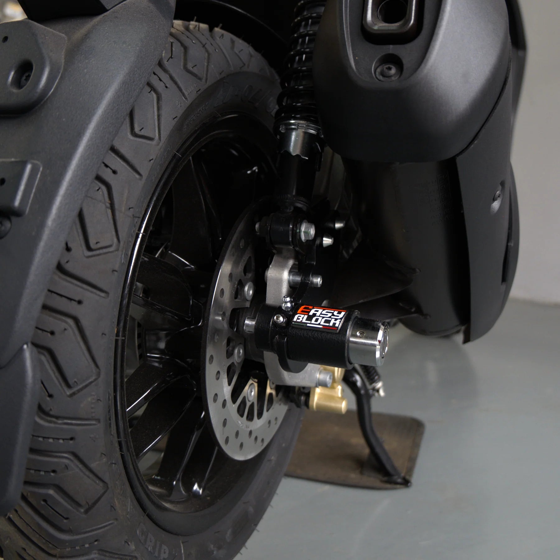 EasyBlock antifurto moto compatibile con PIAGGIO BEVERLY 300 HPE \ 300 S (2021-2025)
